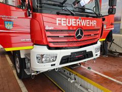 Gebührender Empfang des neuen Tanklöschfahrzeugs 3000 Staffel