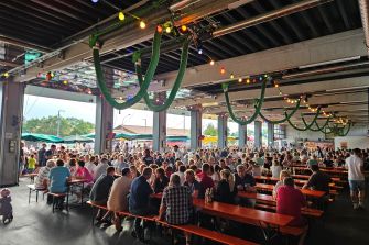 Sommerwetter und beste Stimmung beim Gartenfest