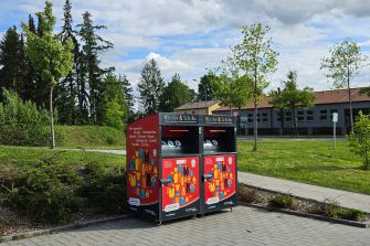 Altkleidercontainer kehren zum Feuerwehrgerätehaus zurück